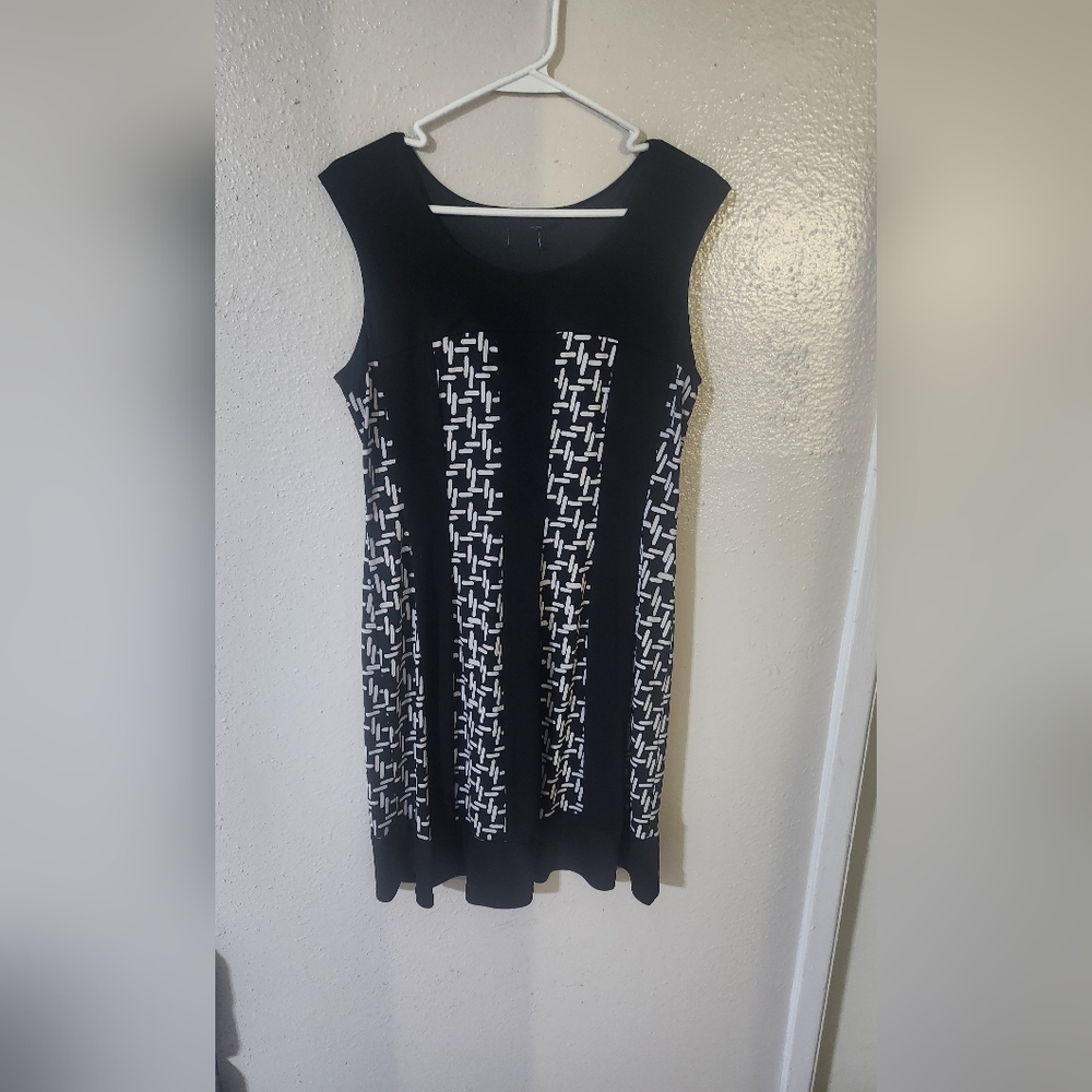 Elegant Black and White Patterned Dress